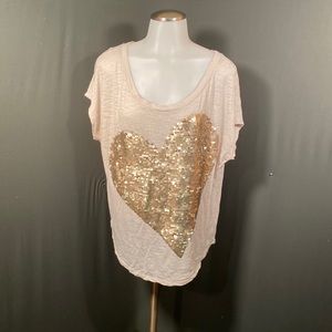 Express sequin heart T